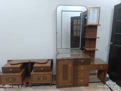 Dressing Vanity with led light mirror and Side tables