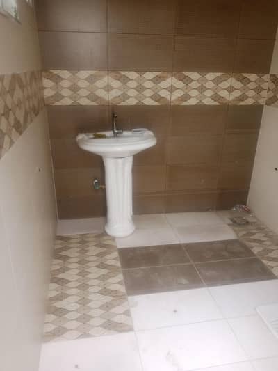 beautiful nice good aik bedroom aik washroom rent per available