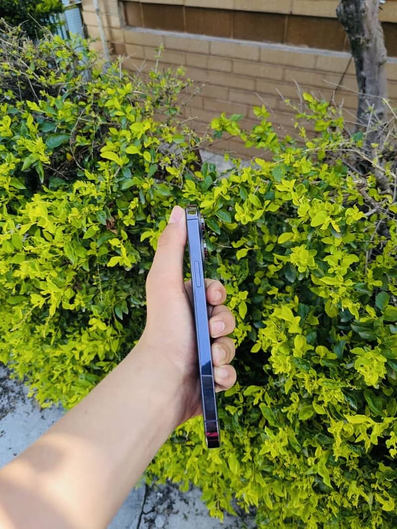Iphone 14 pro max 2
