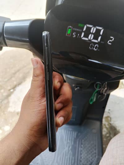 Samsung Mobile A20