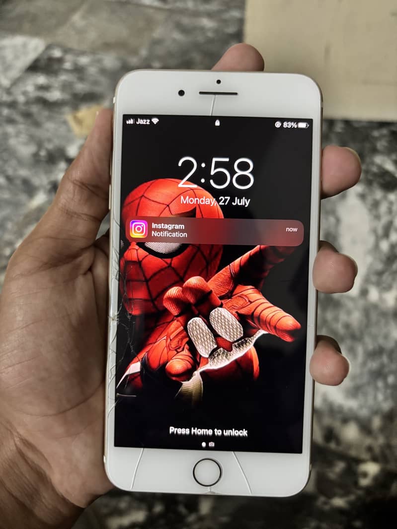Apple iPhone 7 Plus 1