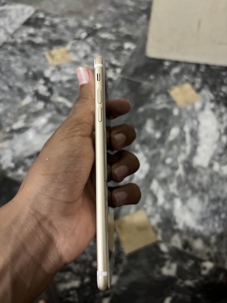 Apple iPhone 7 Plus 4