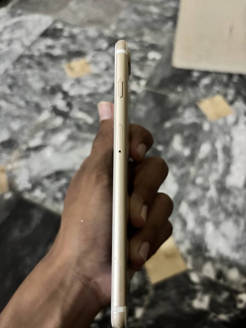 Apple iPhone 7 Plus 5