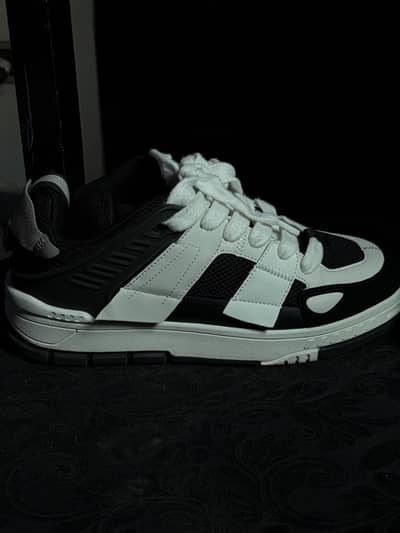 Outfitters Sneakers