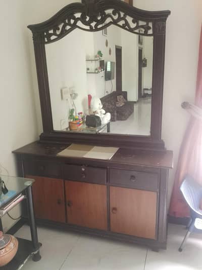 dressing table