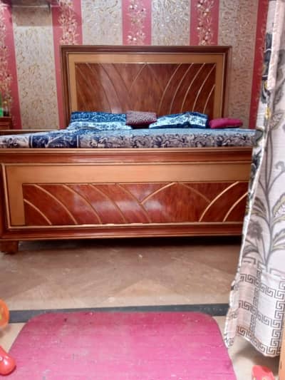 Bad drasing and 2 side tables