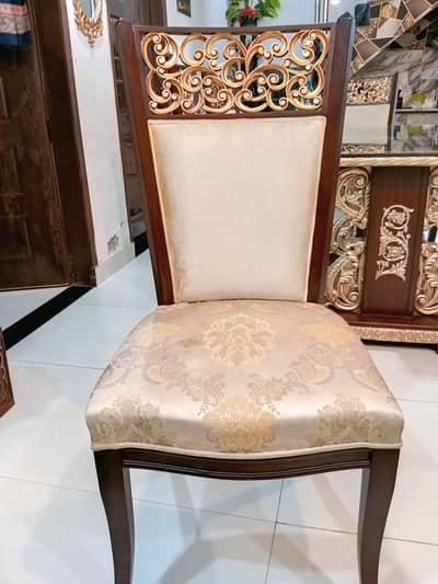 Dining table with 6 chairs