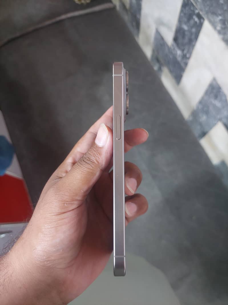 iphone 15 pro max 3