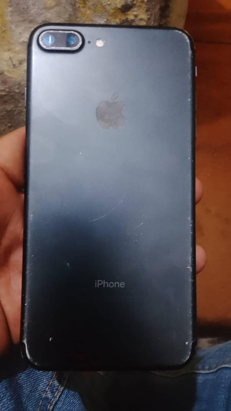 Apple iPhone 7 Plus 1