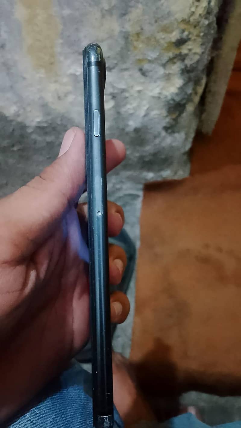 Apple iPhone 7 Plus 3