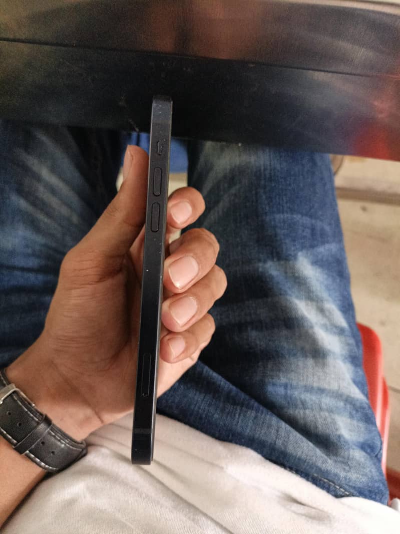 Apple iPhone 12 2
