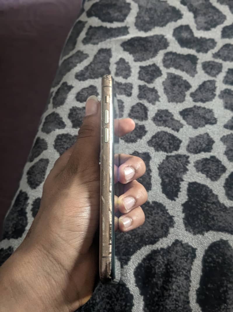 Apple iPhone 11 Pro 2