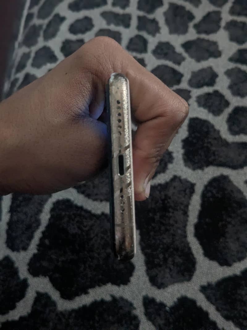 Apple iPhone 11 Pro 3