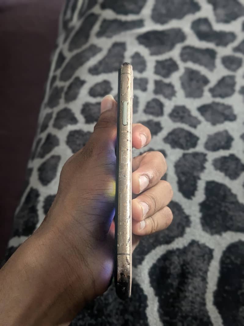 Apple iPhone 11 Pro 5