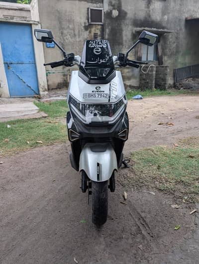 Electric bike/ scooty