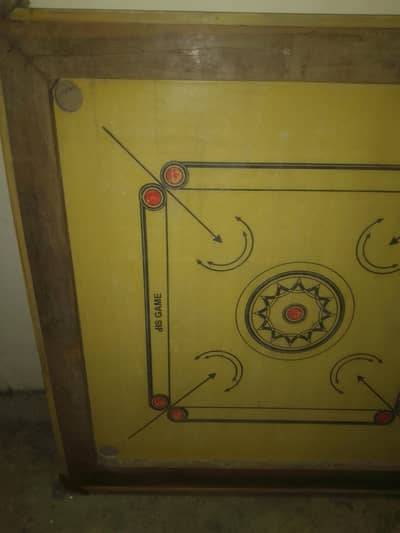 carrom board in good condition