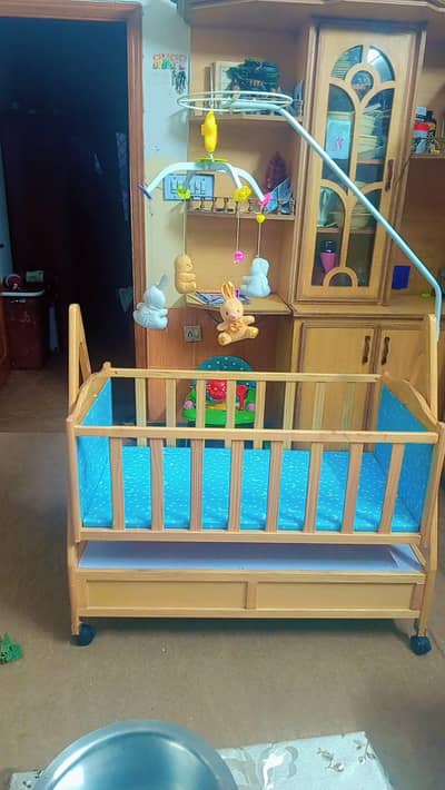 baby cot bed + swing