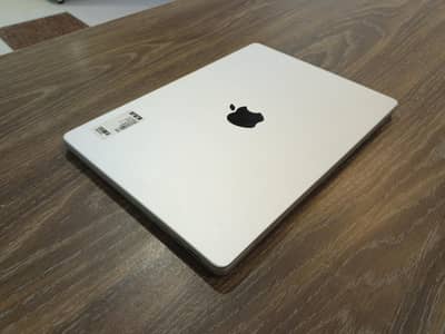Apple MacBook Pro M3 Pro | 36GB RAM | 1TB SSD | Excellent Condition