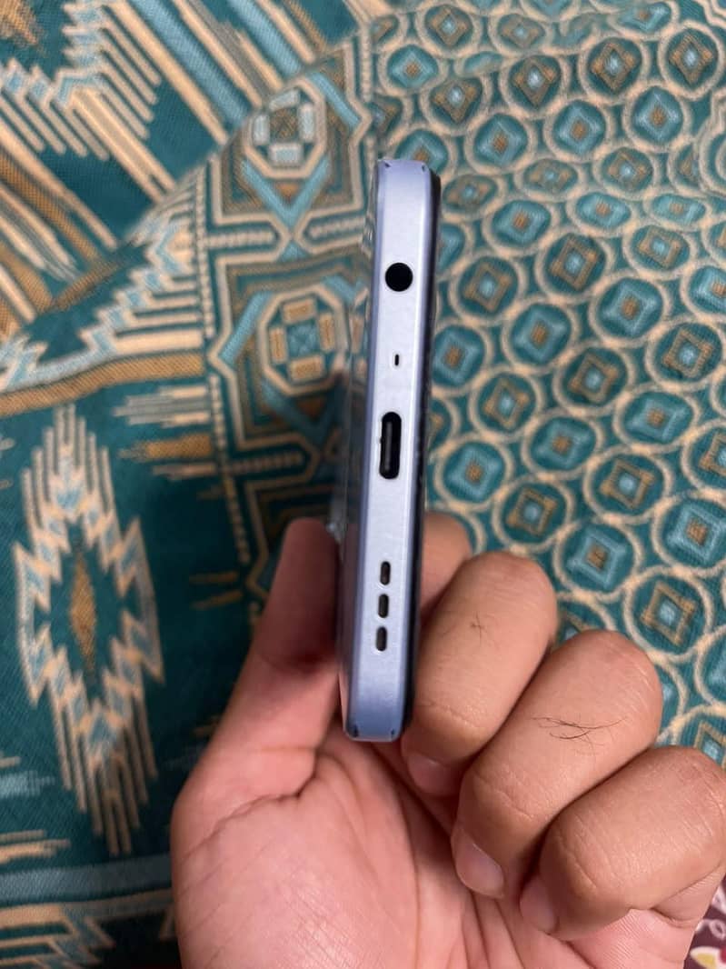 OPPO A60 4