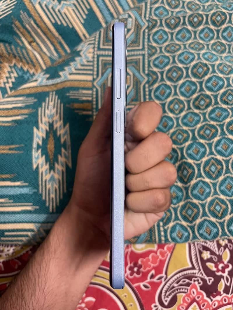 OPPO A60 5