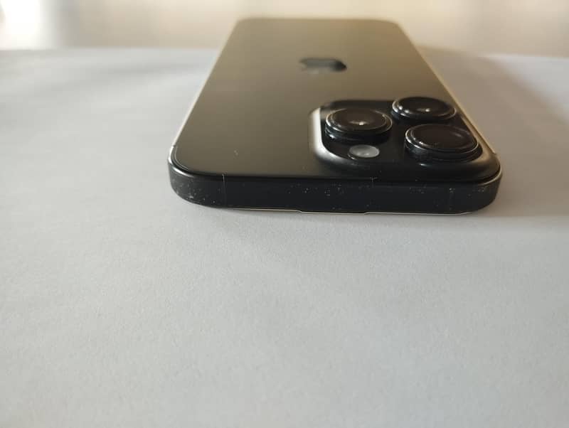 Apple iPhone 16 Pro Max 5
