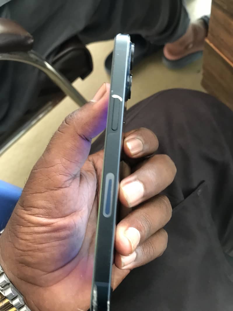 Apple iPhone 13 3