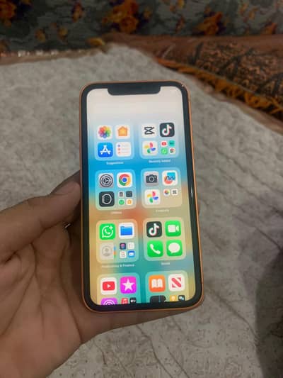 Apple iPhone XR covrted iPhone 17 pro 10by9 condition urgent sell