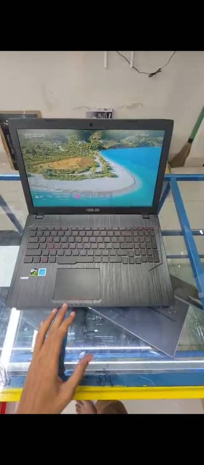 Asus GL553VD i7 7700HQ with Gtx 1050 Graphiacs