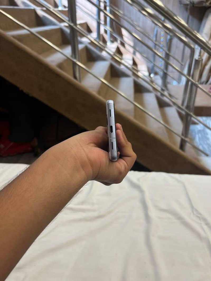 Google Pixel 7a 3