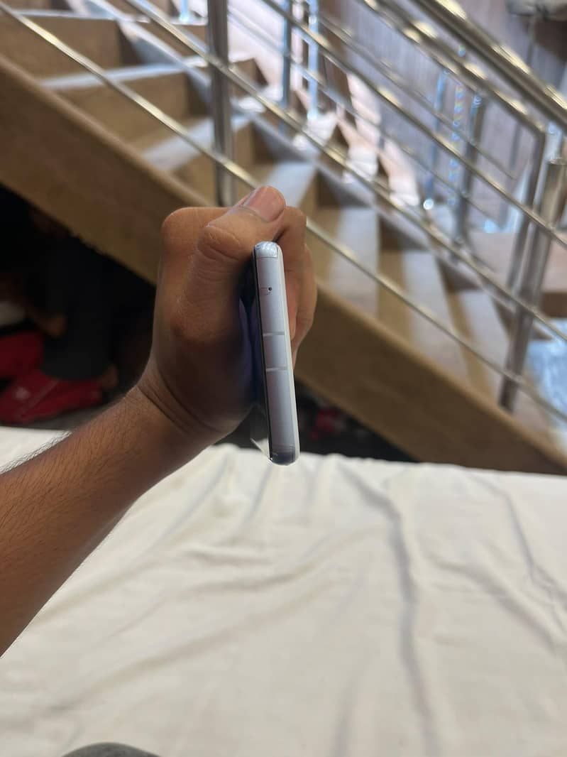 Google Pixel 7a 5