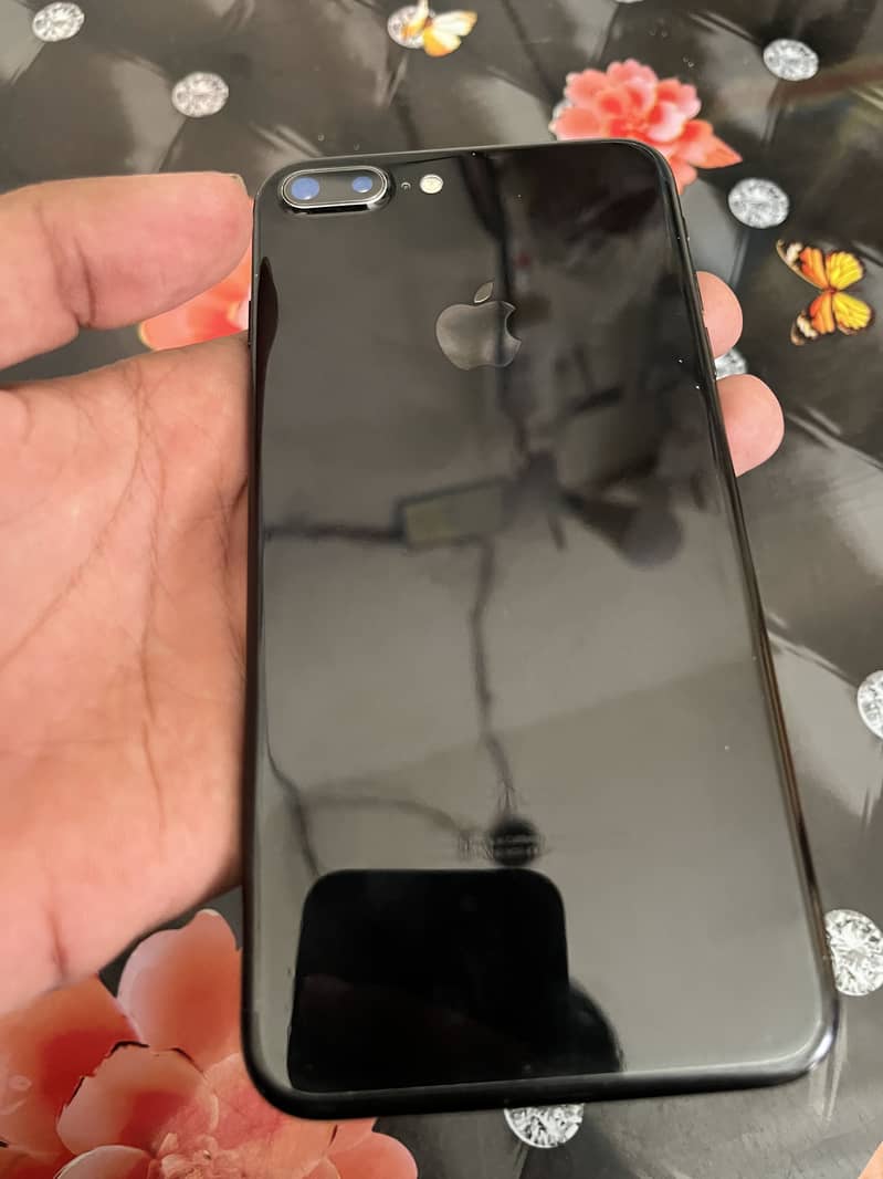 Apple iPhone 7 Plus 1