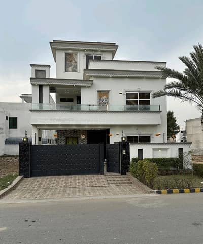 Centrally Located Prime Location House In Citi Housing Society Is Available For sale