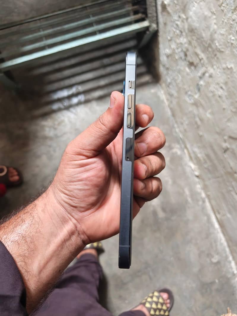 Apple iPhone 13 Pro Max 5