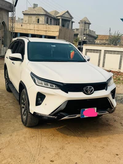 Toyota Fortuner Legender 2022