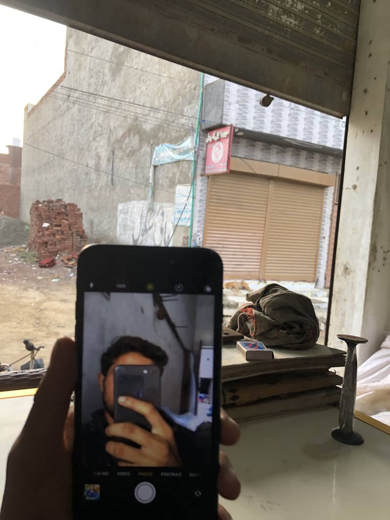 Apple iPhone 7 Plus 2