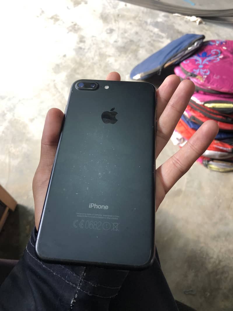 Apple iPhone 7 Plus 3