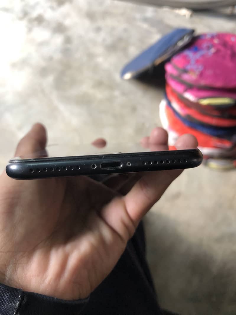 Apple iPhone 7 Plus 5