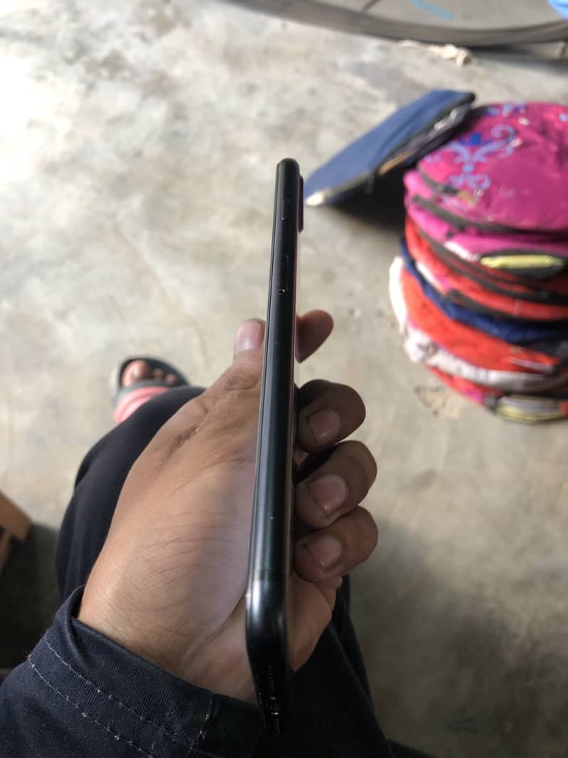Apple iPhone 7 Plus 6