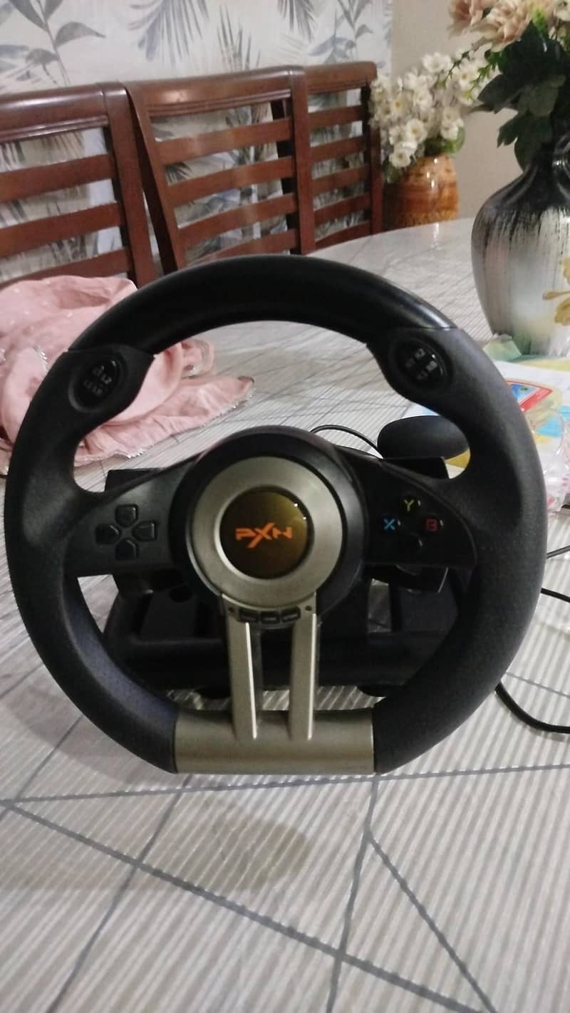 steering wheel + ps4 controller 0