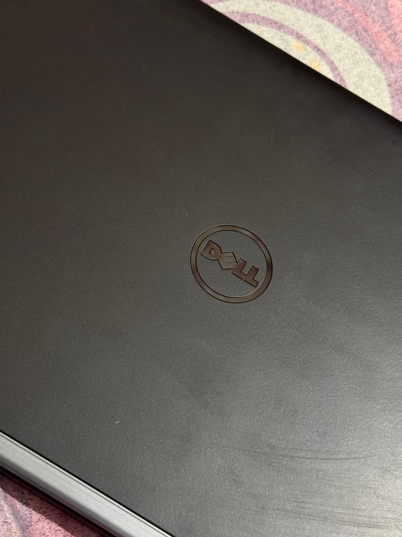 Latitude E7470 2