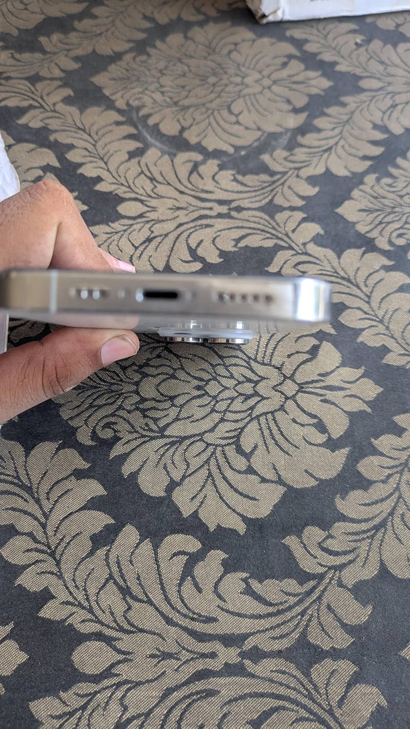iphone 14 pro 2