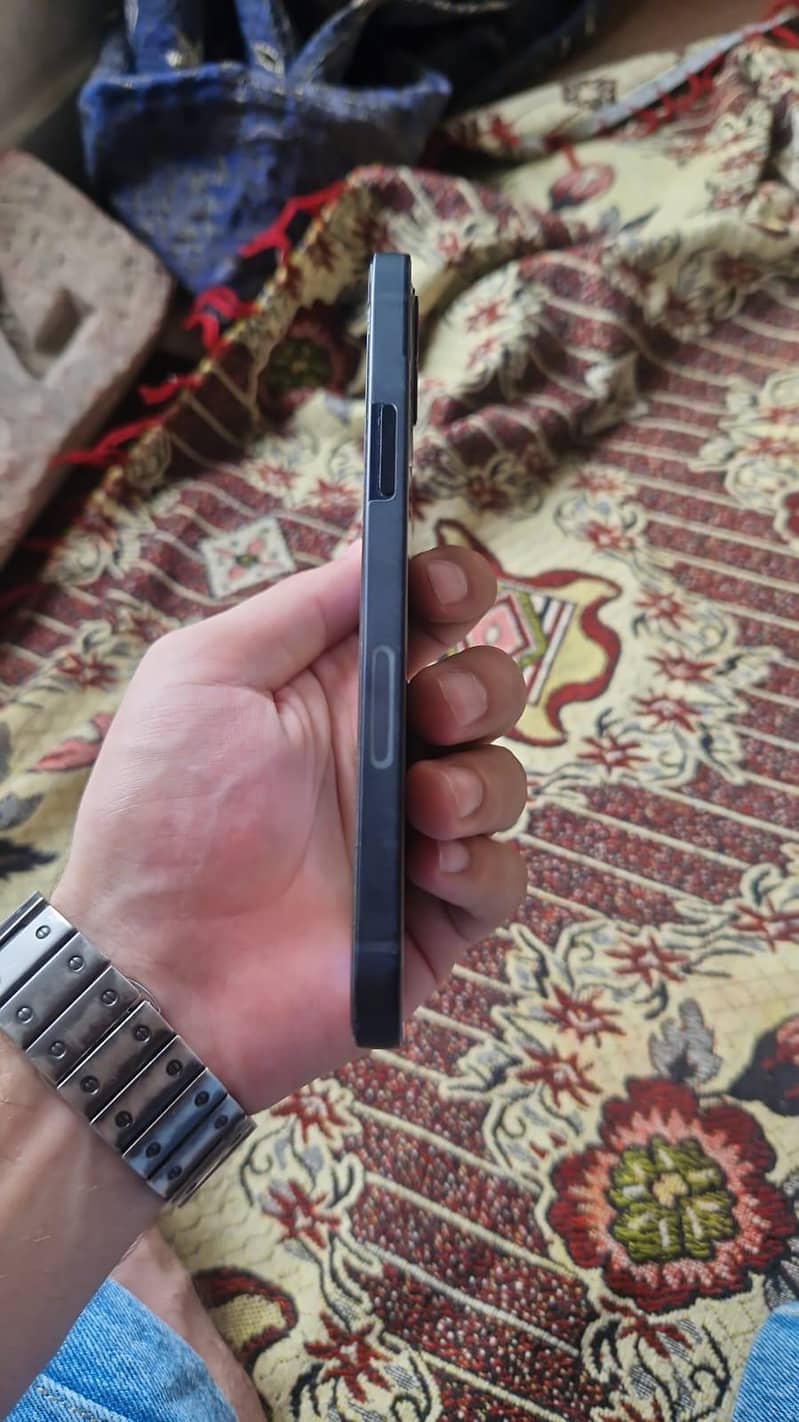Apple iPhone 12 3