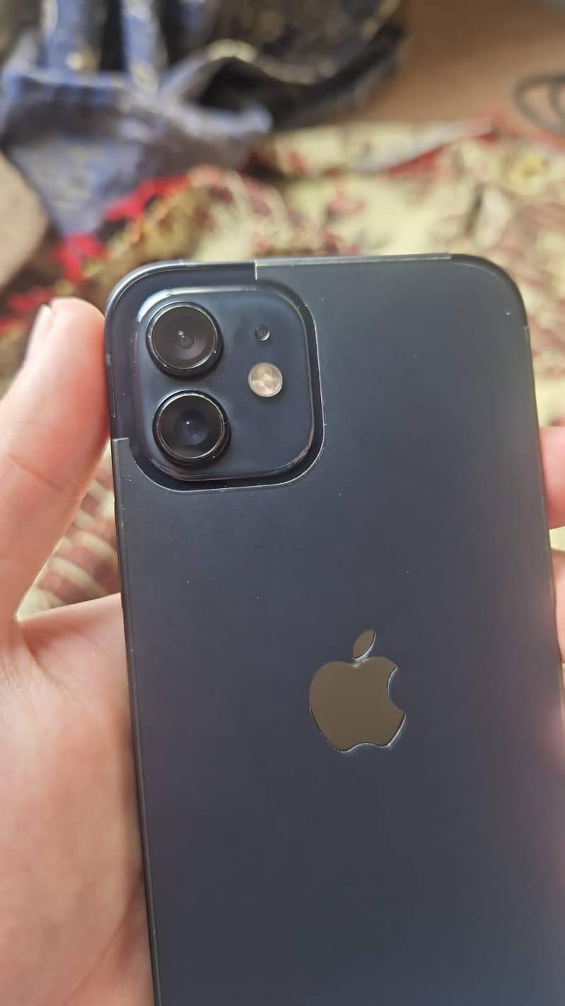 Apple iPhone 12 6