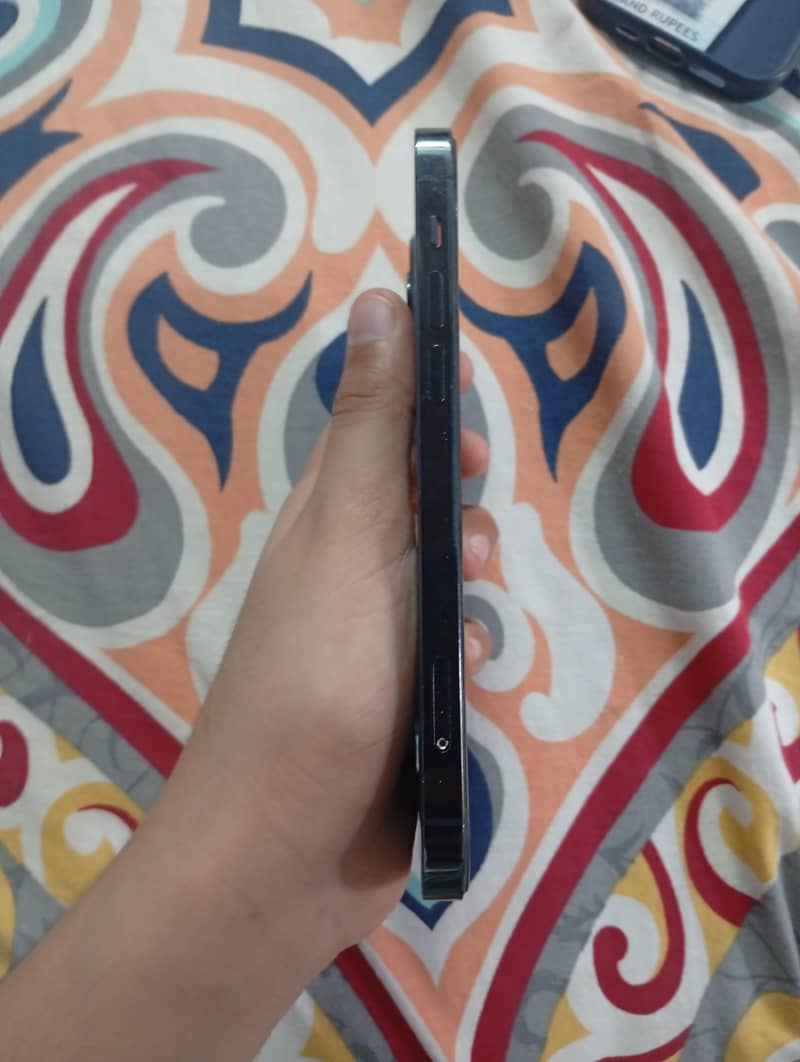Apple iPhone 12 Pro 3