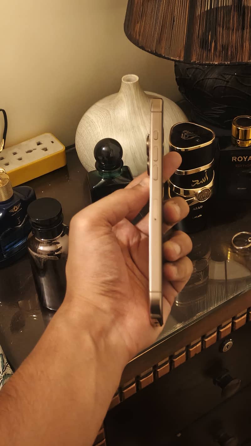 iphone 16 pro max 4