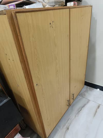 Almari for sale size 4ft by 3.5 ft double door hai