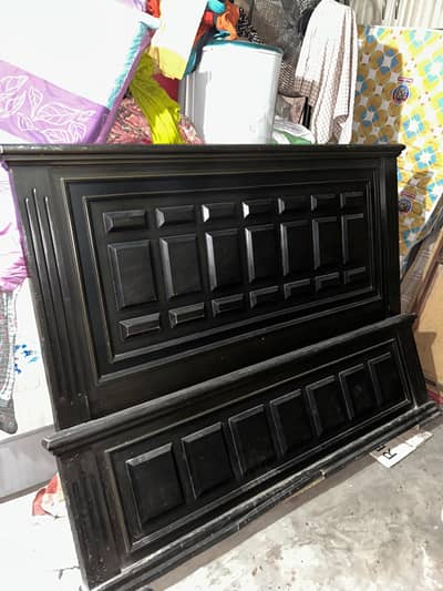 double bed with side tables and single beb