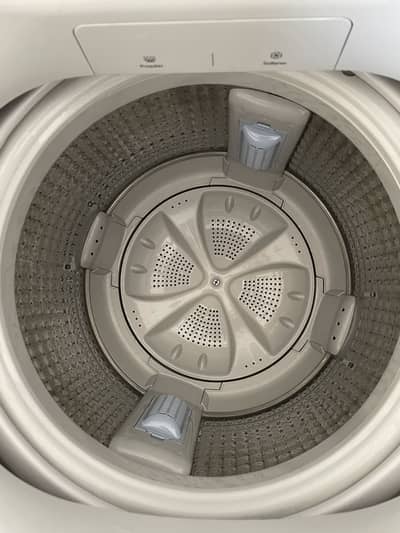 HWM85-826 Washing Machine – Like New, Used Only 4-5 Times!