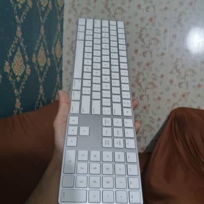 Apple original keyboard 30k