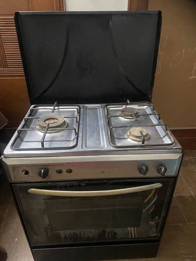 Cooking stove with baking option